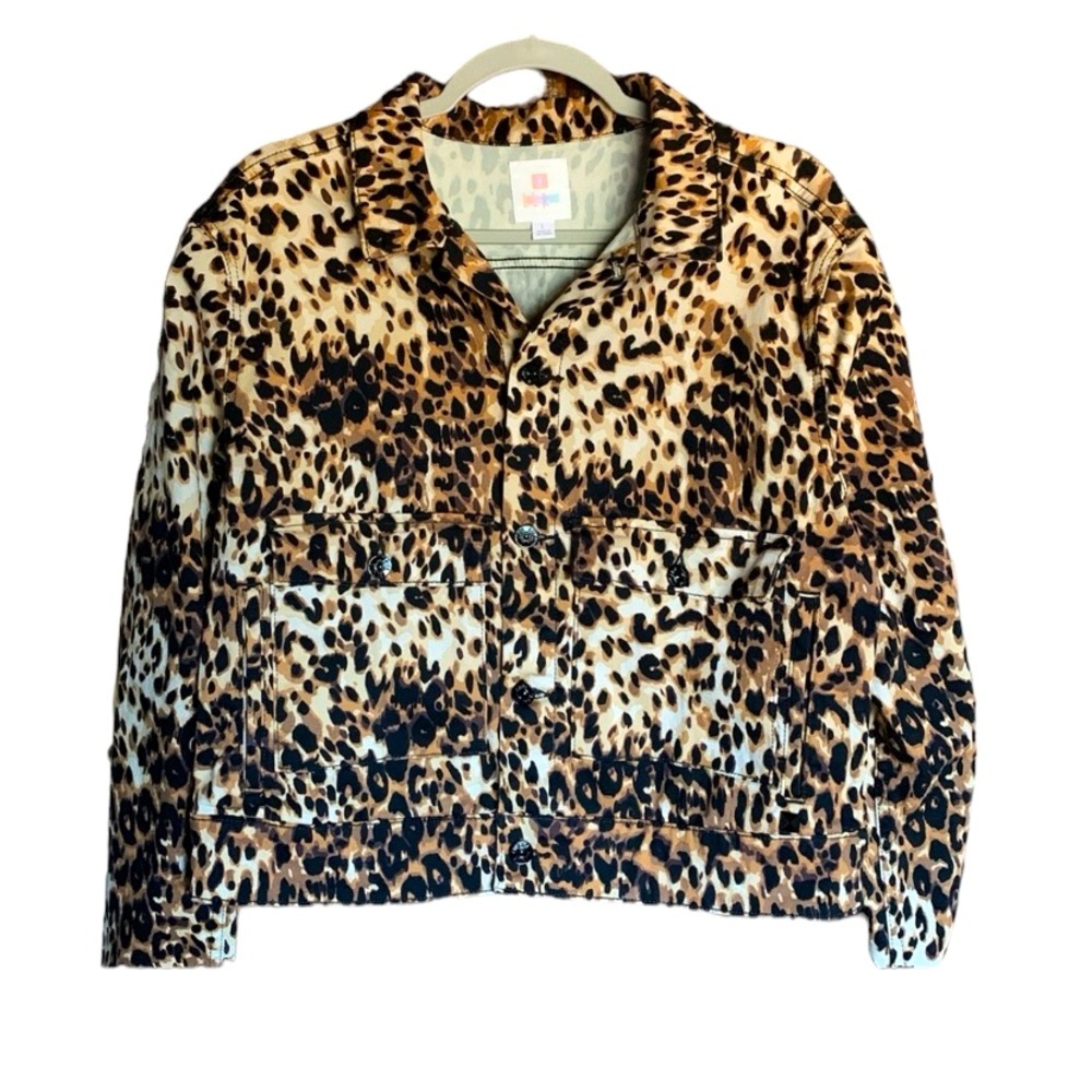 Leopard print jacket button down front with two large pockets LuLaRoe size Large